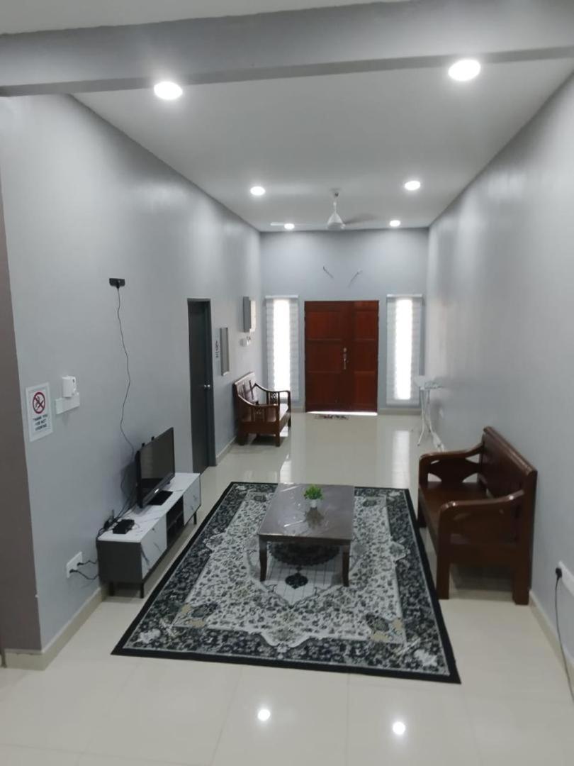 Mikaeel Beserah Homestay
